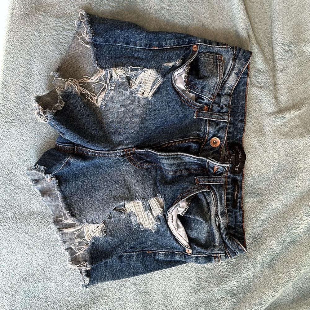 Kendall & Kylie  icon shorts size 5/27